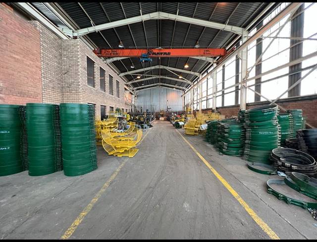2,152M² WAREHOUSE FOR SALE IN DRIEHOEK